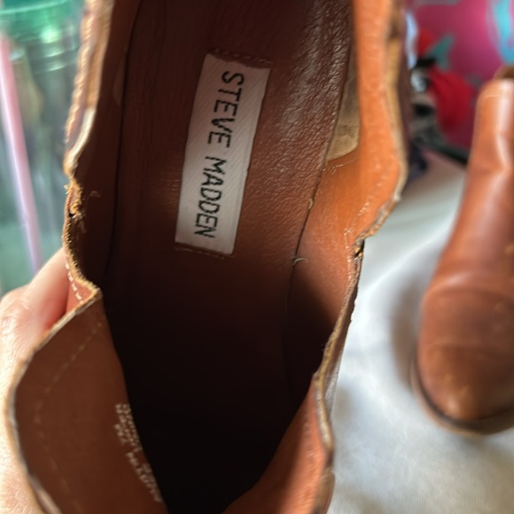 In great shape. Have been treated with leather products before. - Picture 4 of 6